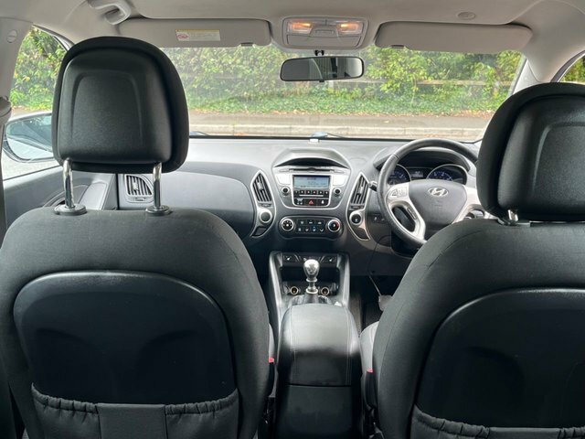 Hyundai Ix35 1.7 Crdi Premium 2Wd Black #16