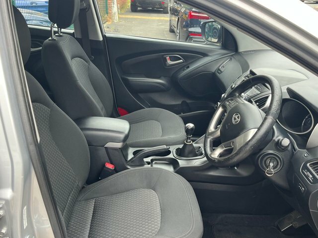 Hyundai Ix35 1.7 Crdi Premium 2Wd Black #14