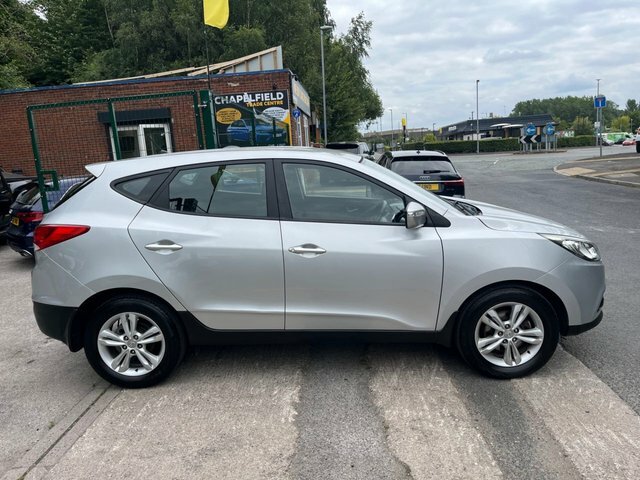 Hyundai Ix35 1.7 Crdi Premium 2Wd Black #8