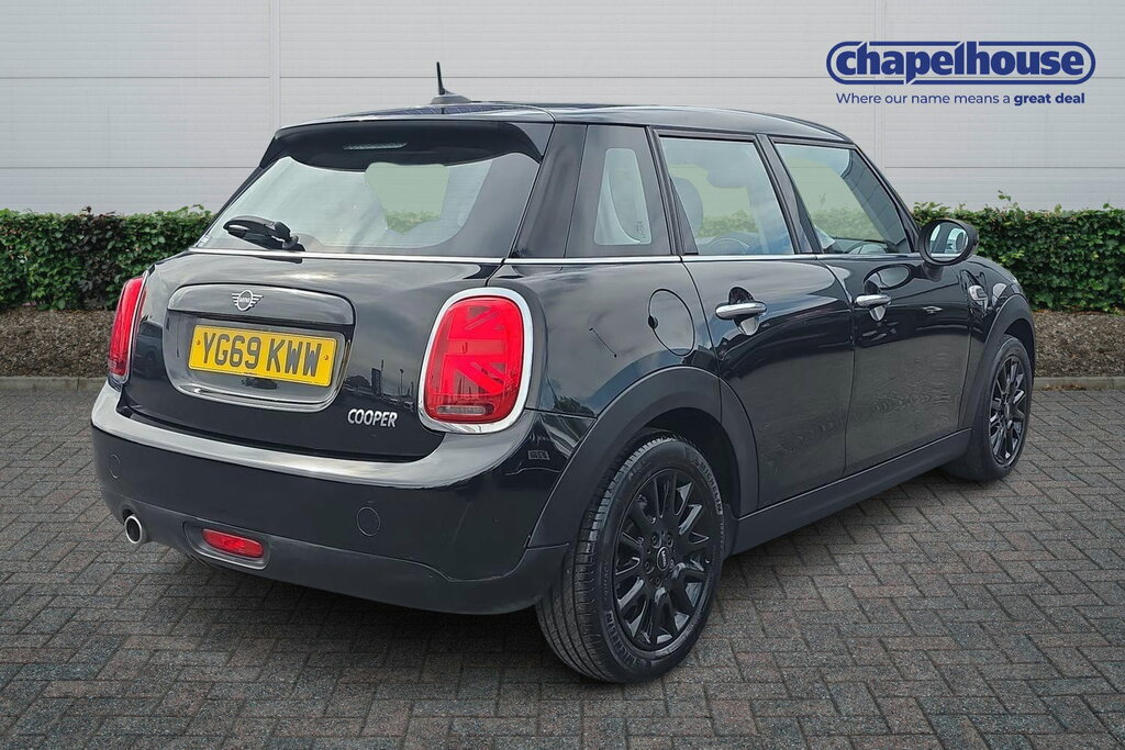 Mini Hatch Cooper Classic 1.5 YG69KWW Black #3