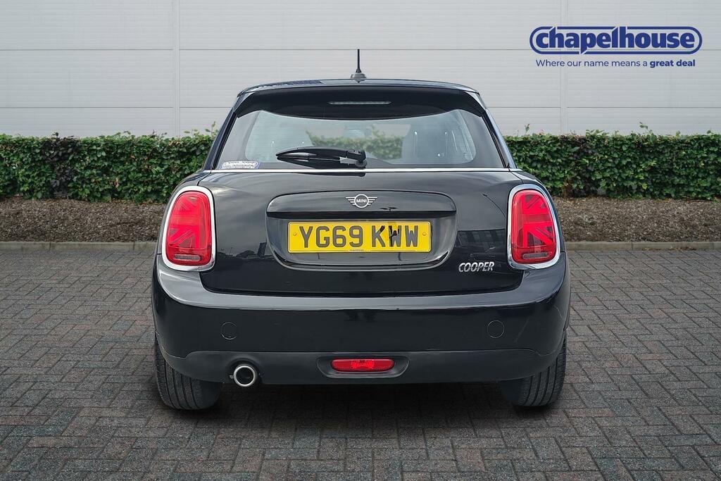 Mini Hatch Cooper Classic 1.5 YG69KWW Black #4
