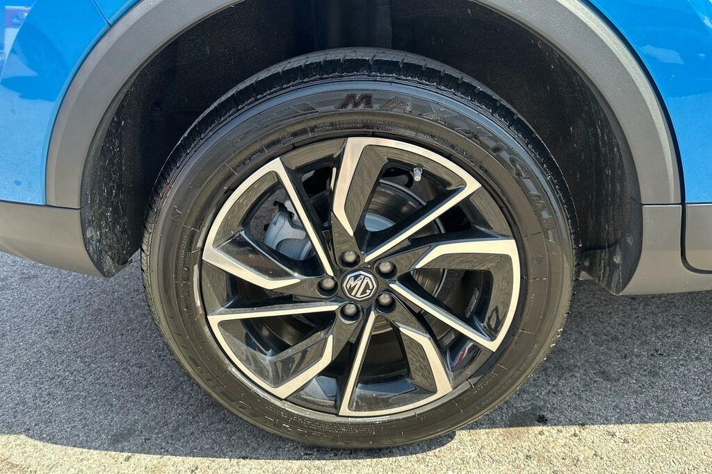 MG ZS Automatic Red #30