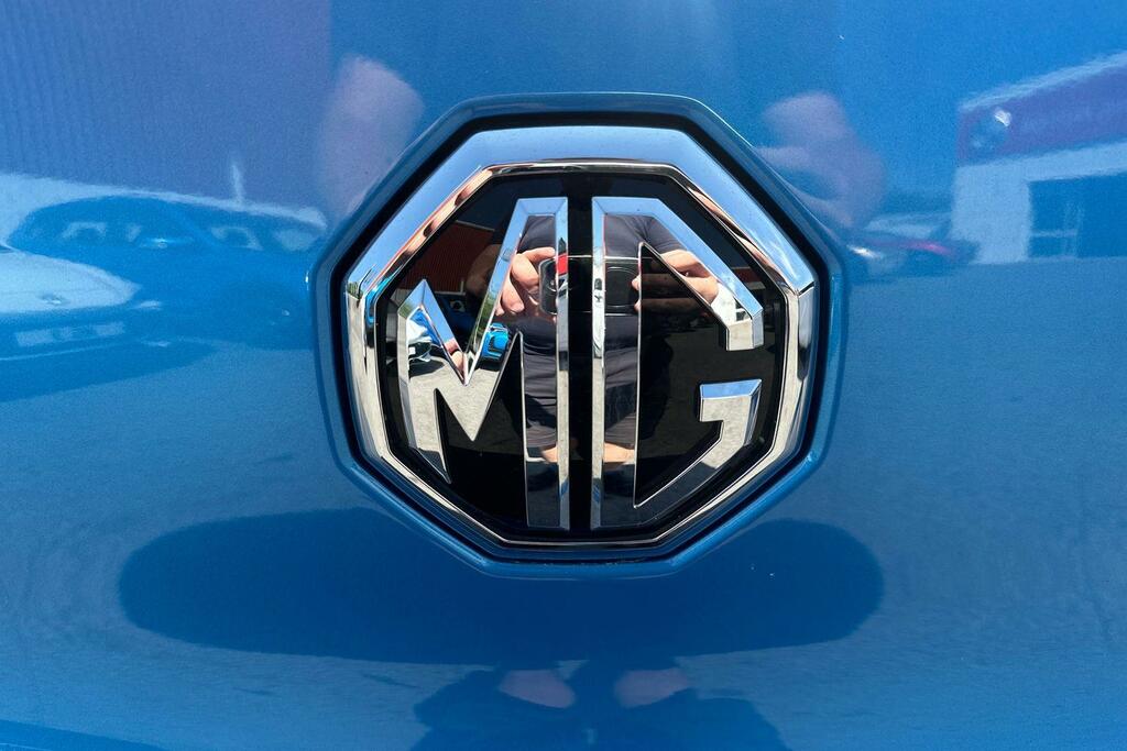 MG ZS Automatic Red #23