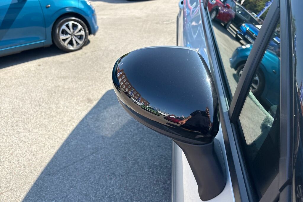 Renault Captur 0.9L Iconic White #22