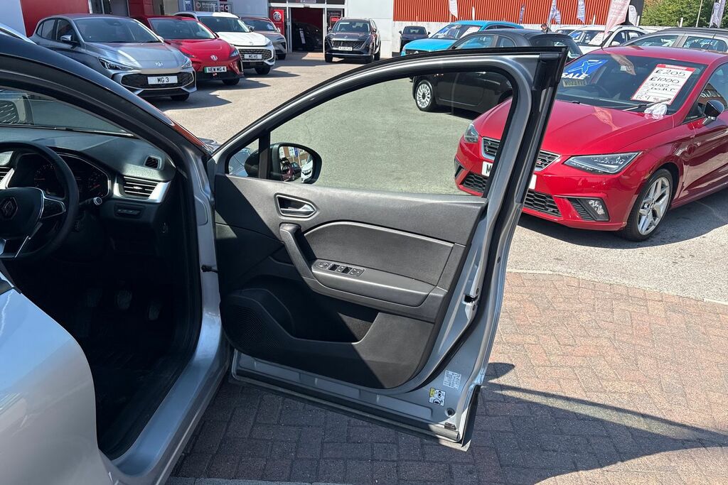 Renault Captur 0.9L Iconic White #27