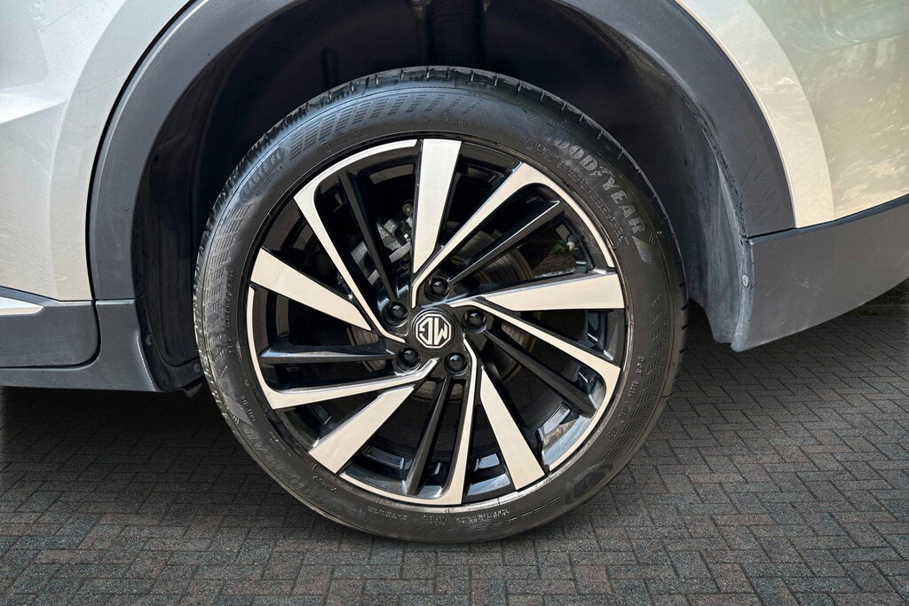 MG ZS 1.5 Vti-tech Exclusive Black #9