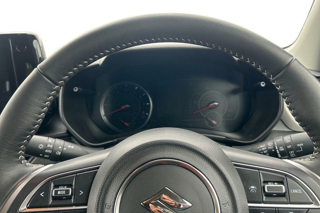 Suzuki Swift 1.2 Mild Hybrid Motion Cvt White #13