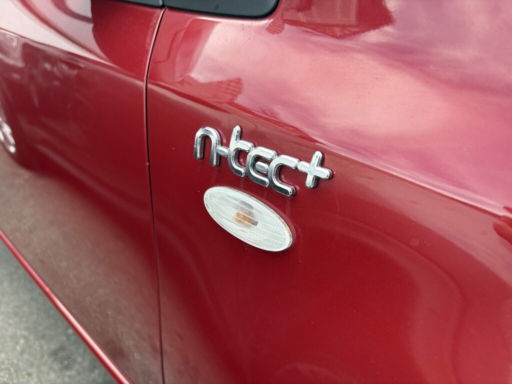 Nissan Note 1.6 16V N-tec Euro 5 Red #4