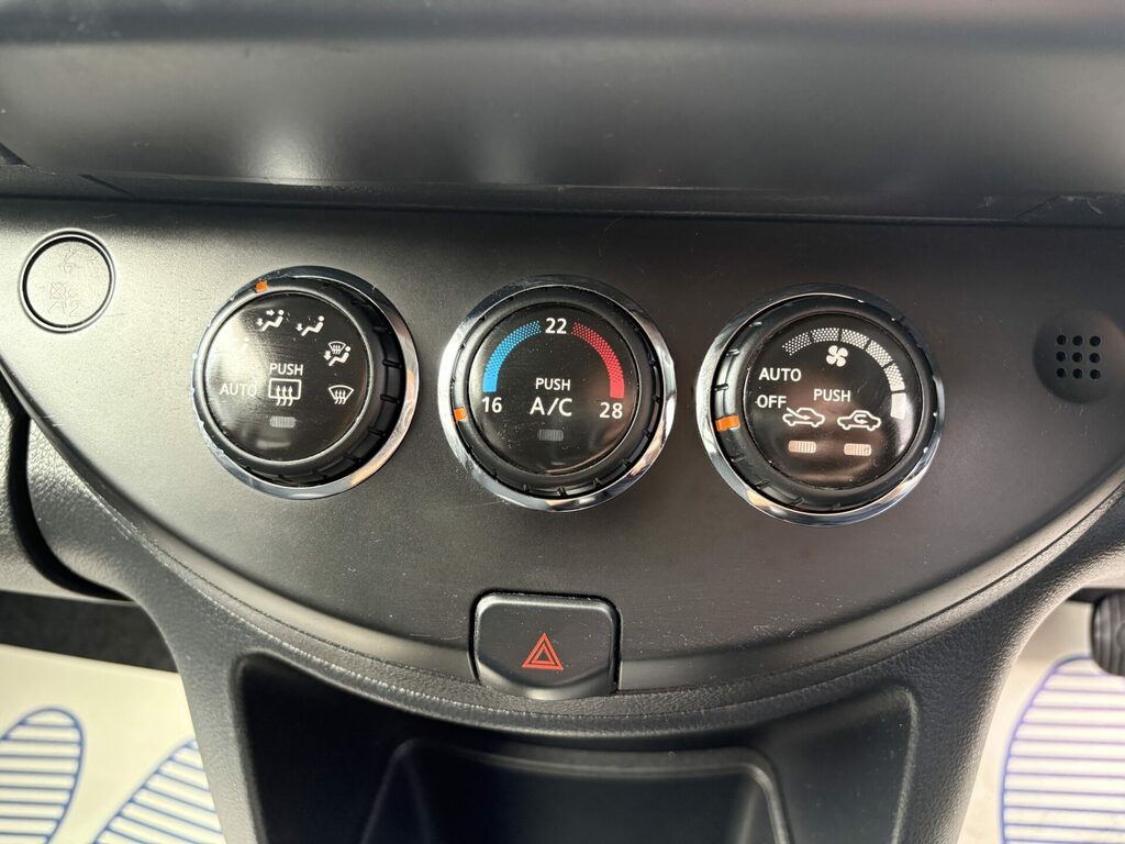 Nissan Note 1.4 16V N-tec 2013 Red #9