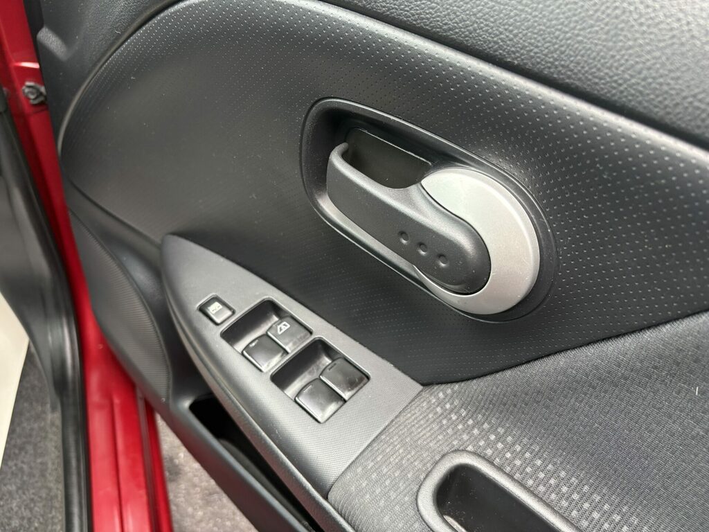 Nissan Note 1.6 16V N-tec Euro 5 Red #5