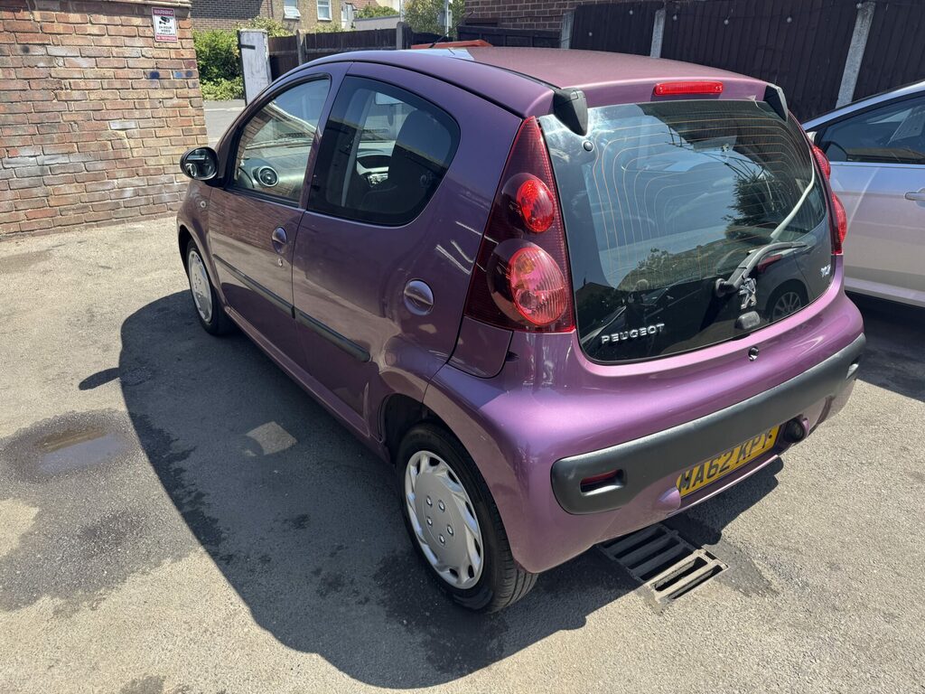 Peugeot 107 Active Black #17