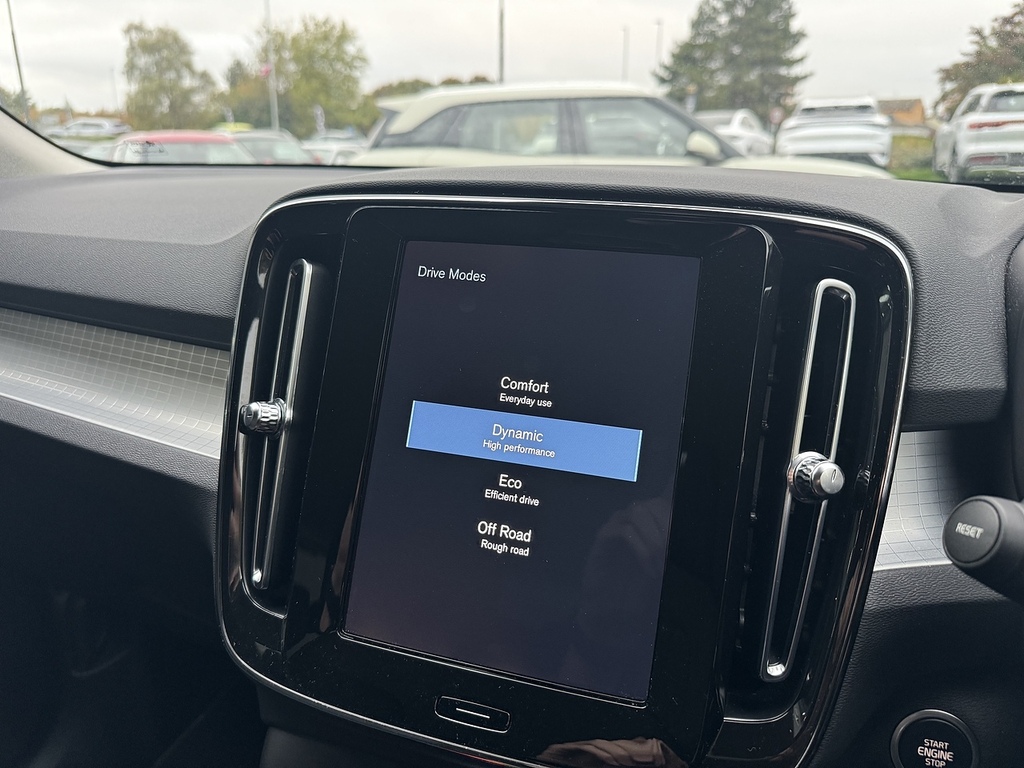 Volvo XC40 R-design Pro, B4 Mild Hybrid Carplay , Android A Black #14