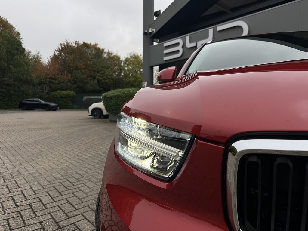 Volvo XC40 R-design Pro, B4 Mild Hybrid Carplay , Android A Black #7