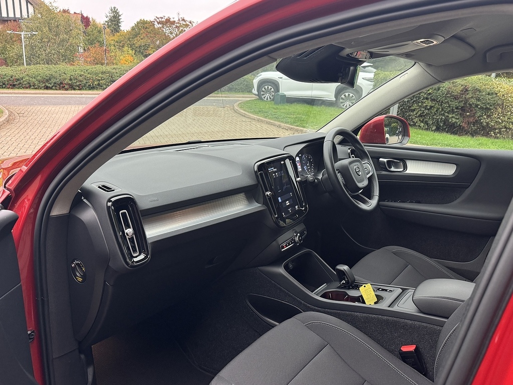 Volvo XC40 R-design Pro, B4 Mild Hybrid Carplay , Android A Black #21