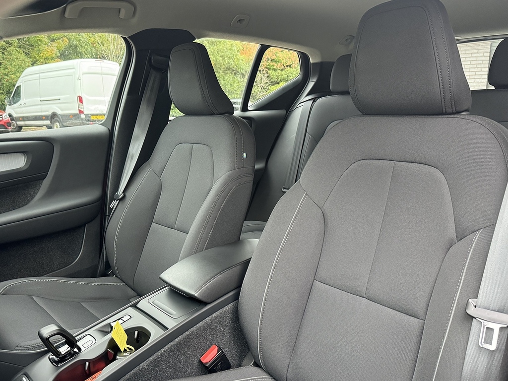 Volvo XC40 R-design Pro, B4 Mild Hybrid Carplay , Android A Black #22