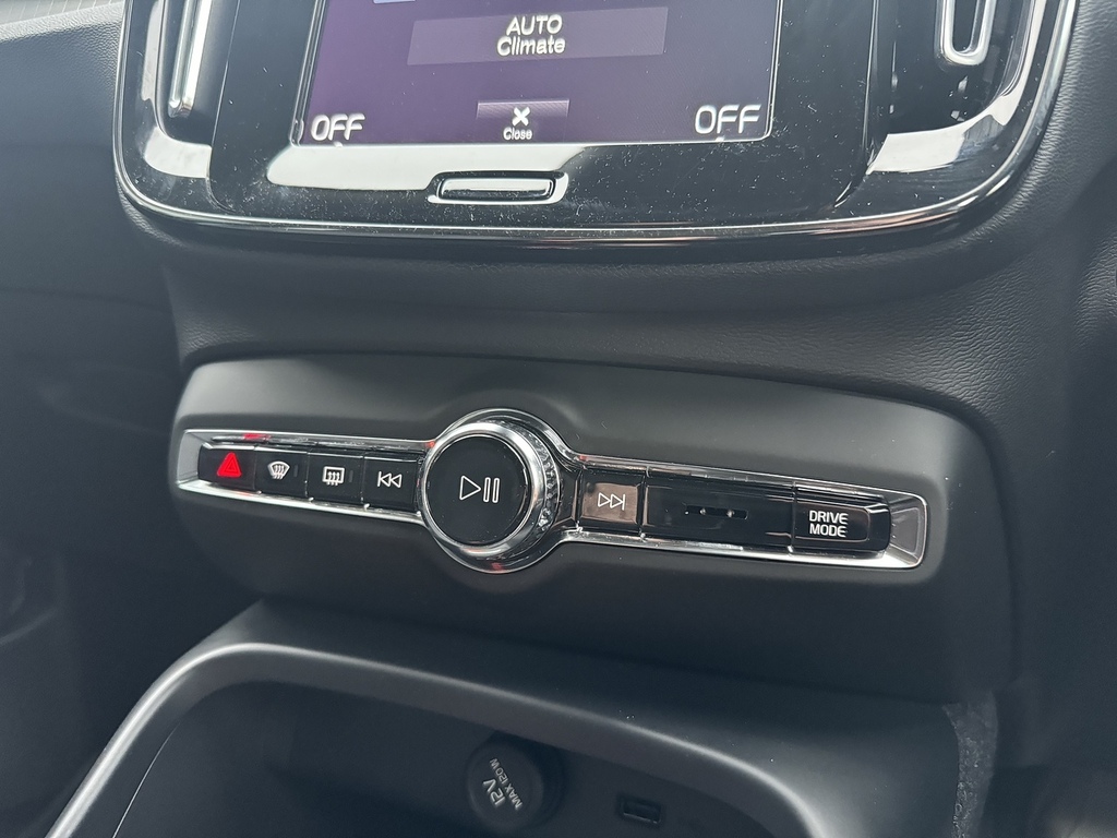 Volvo XC40 R-design Pro, B4 Mild Hybrid Carplay , Android A Black #16