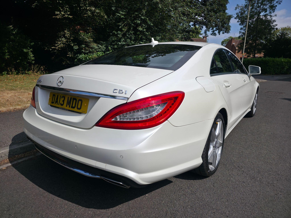 Mercedes-Benz CLS Saloon White #9