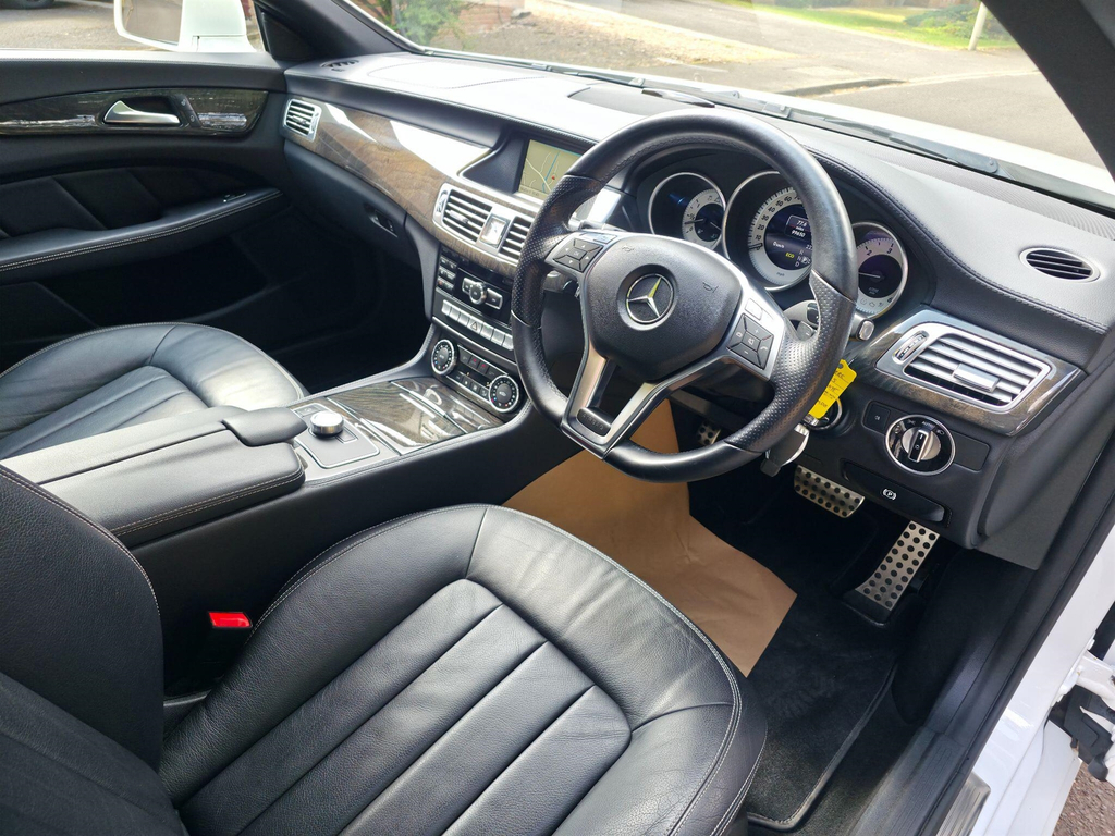 Mercedes-Benz CLS Saloon White #12