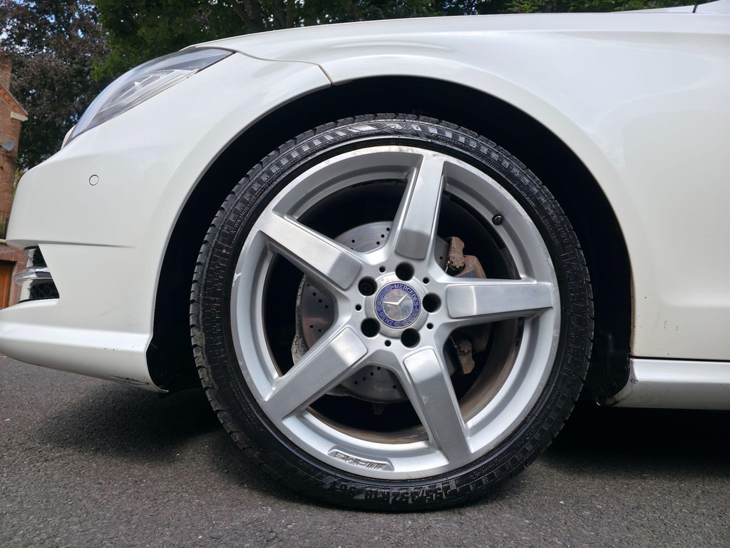Mercedes-Benz CLS Saloon White #20