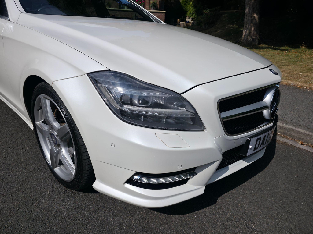 Mercedes-Benz CLS Saloon White #5