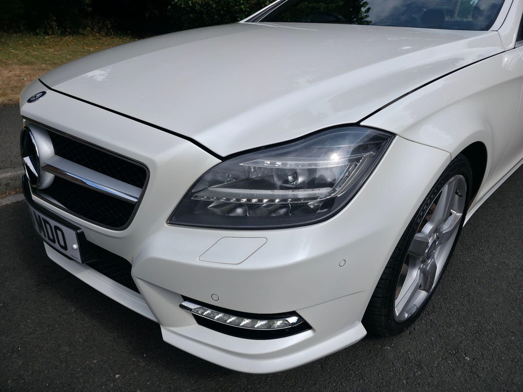 Mercedes-Benz CLS Saloon White #29