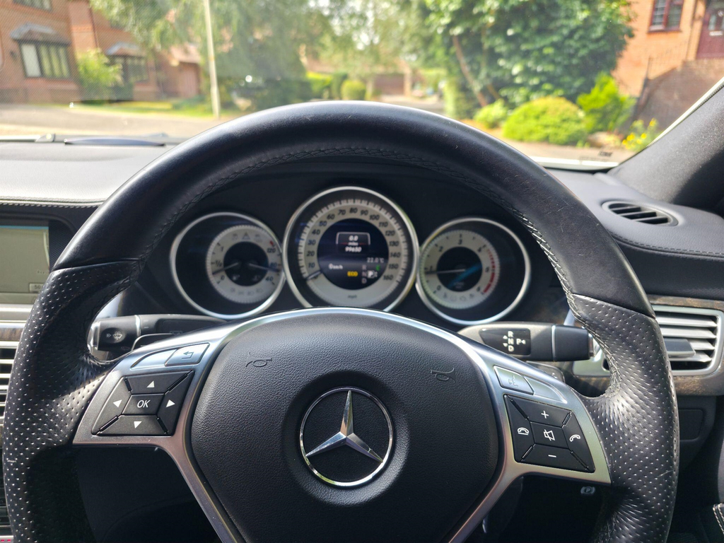 Mercedes-Benz CLS Saloon White #26