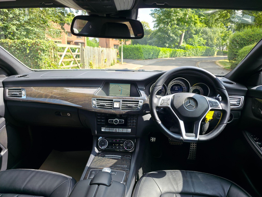 Mercedes-Benz CLS Saloon White #11
