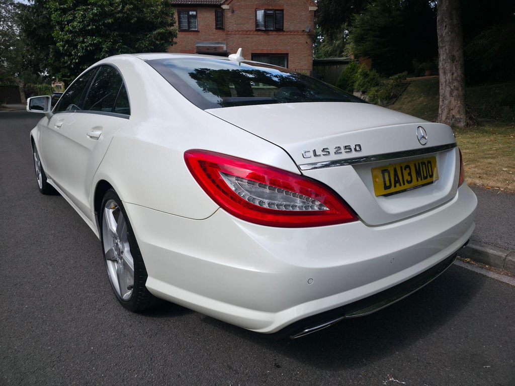 Mercedes-Benz CLS Saloon White #4