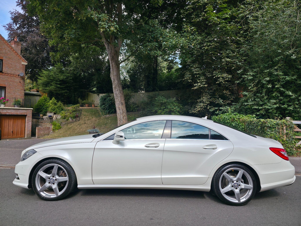 Mercedes-Benz CLS Saloon White #1