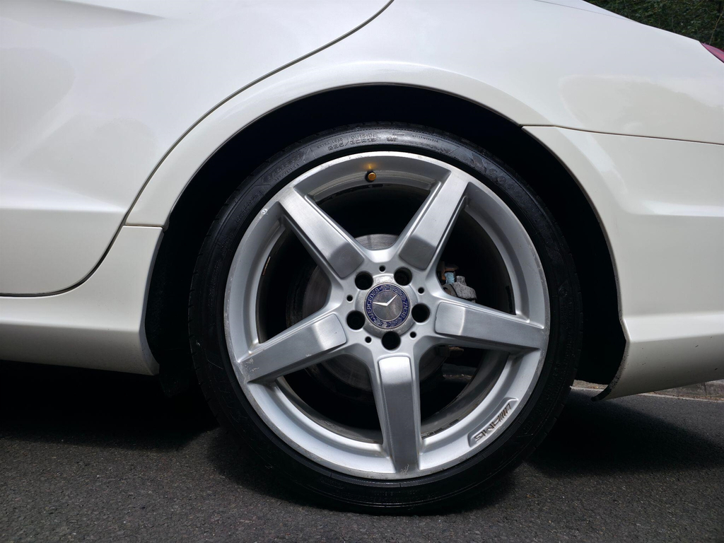 Mercedes-Benz CLS Saloon White #19