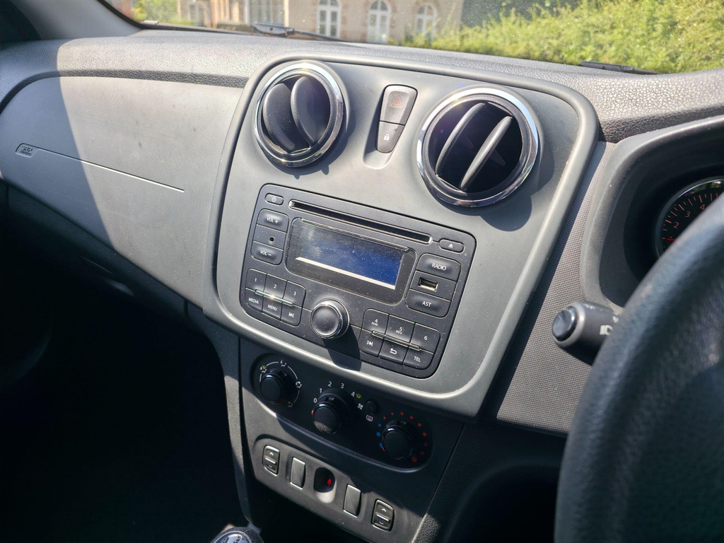 Dacia Sandero Ambiance Red #11