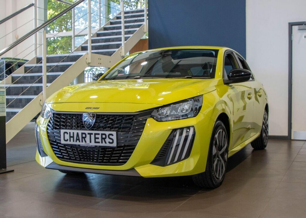 Peugeot 208 Hatchback Yellow #3