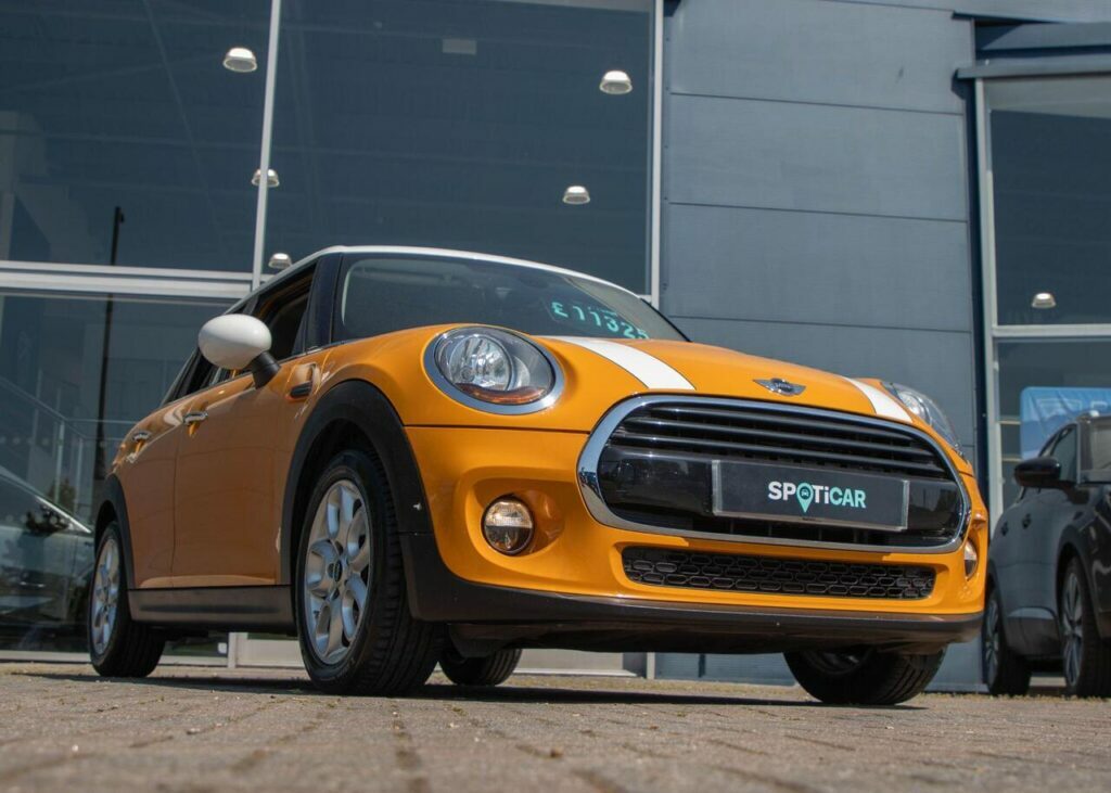 Mini Hatch 1.5 Cooper Euro 6 S S RK18GYX Orange #3
