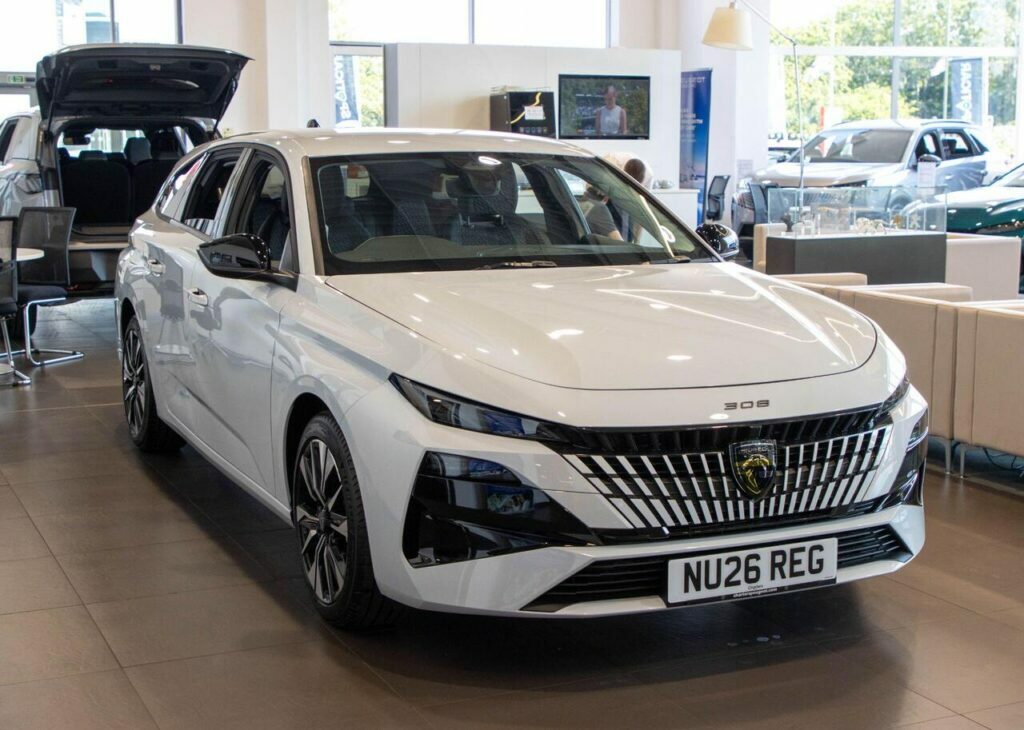 Peugeot 308 SW Estate White