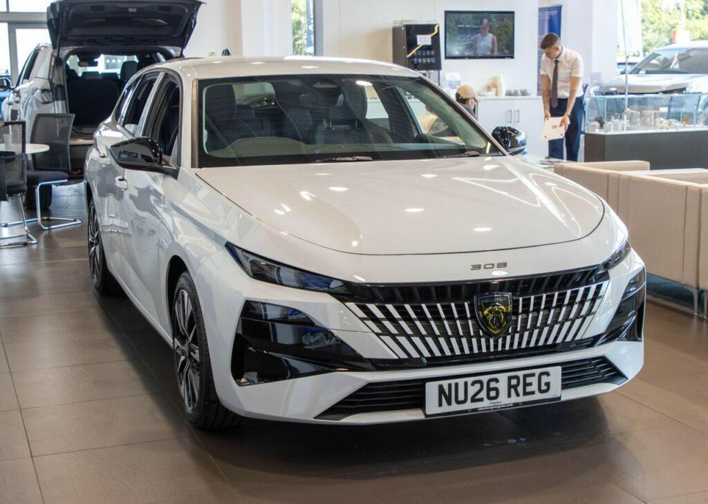 Peugeot 308 SW Estate White #2