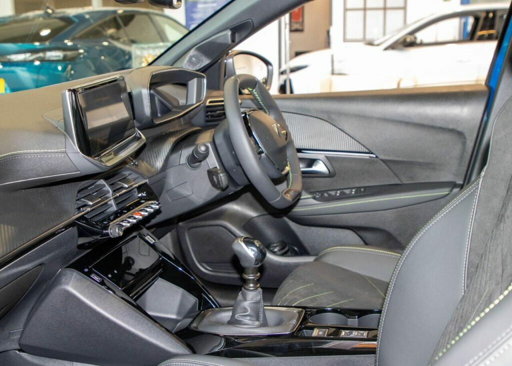 Peugeot 208 Puretech Active Ss Black #16