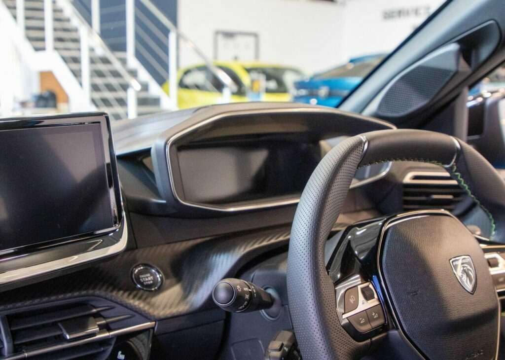 Peugeot 208 Puretech Active Ss Black #20