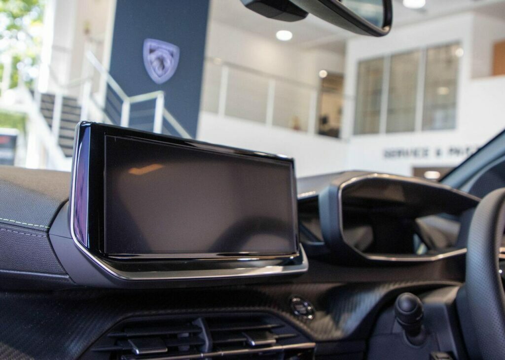 Peugeot 208 Puretech Active Ss Black #19