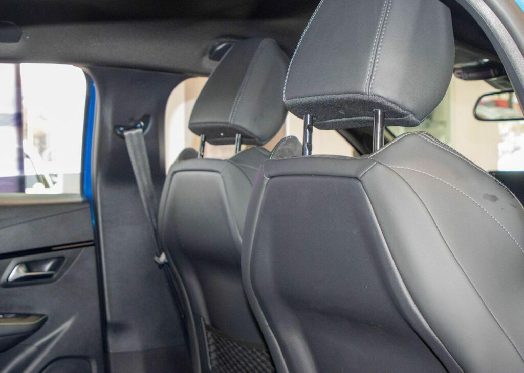Peugeot 208 Puretech Active Ss Black #11