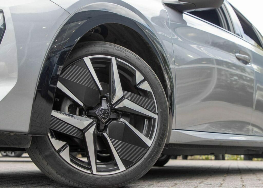 Peugeot e-208 50Kwh Gt  #21