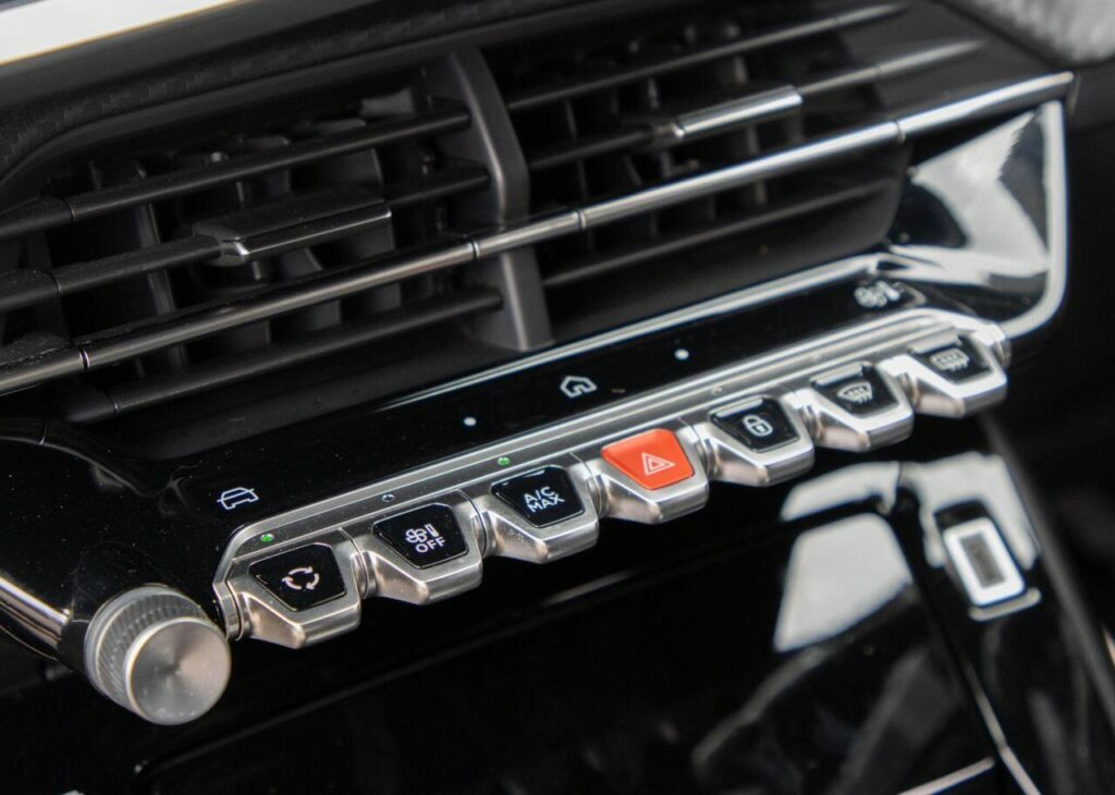 Peugeot e-208 50Kwh Gt  #30
