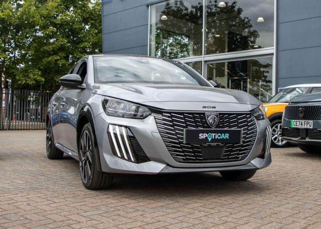 Peugeot e-208 51Kwh Gt 11Kw Charger Grey