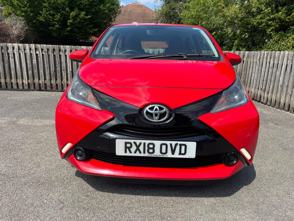 Toyota Aygo 1.0 Vvt-i X-play Euro 6 Red #4