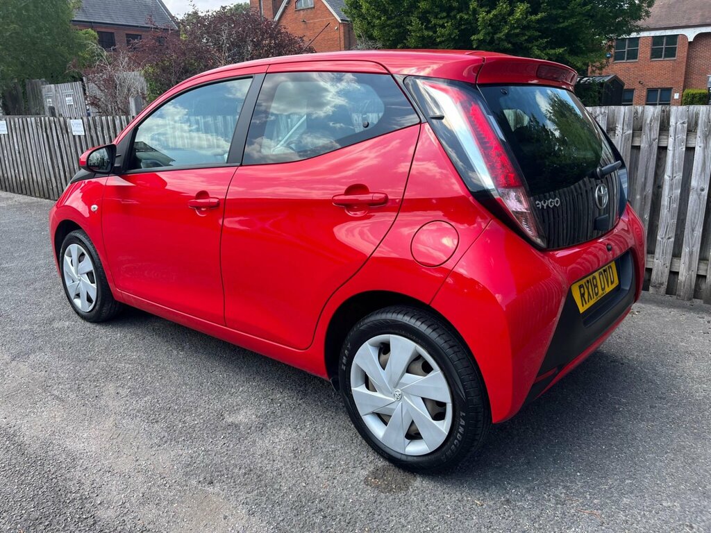 Toyota Aygo 1.0 Vvt-i X-play Euro 6 Red #3