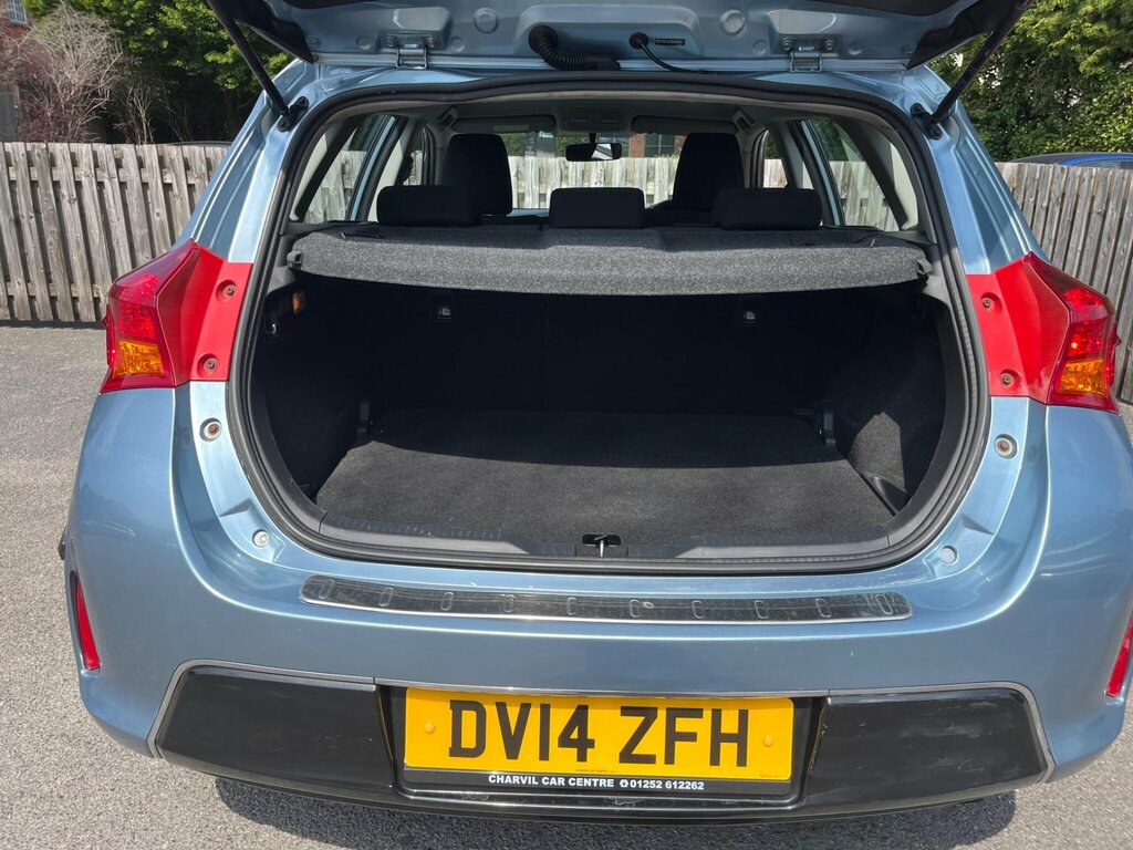 Toyota Auris Excel Blue #9
