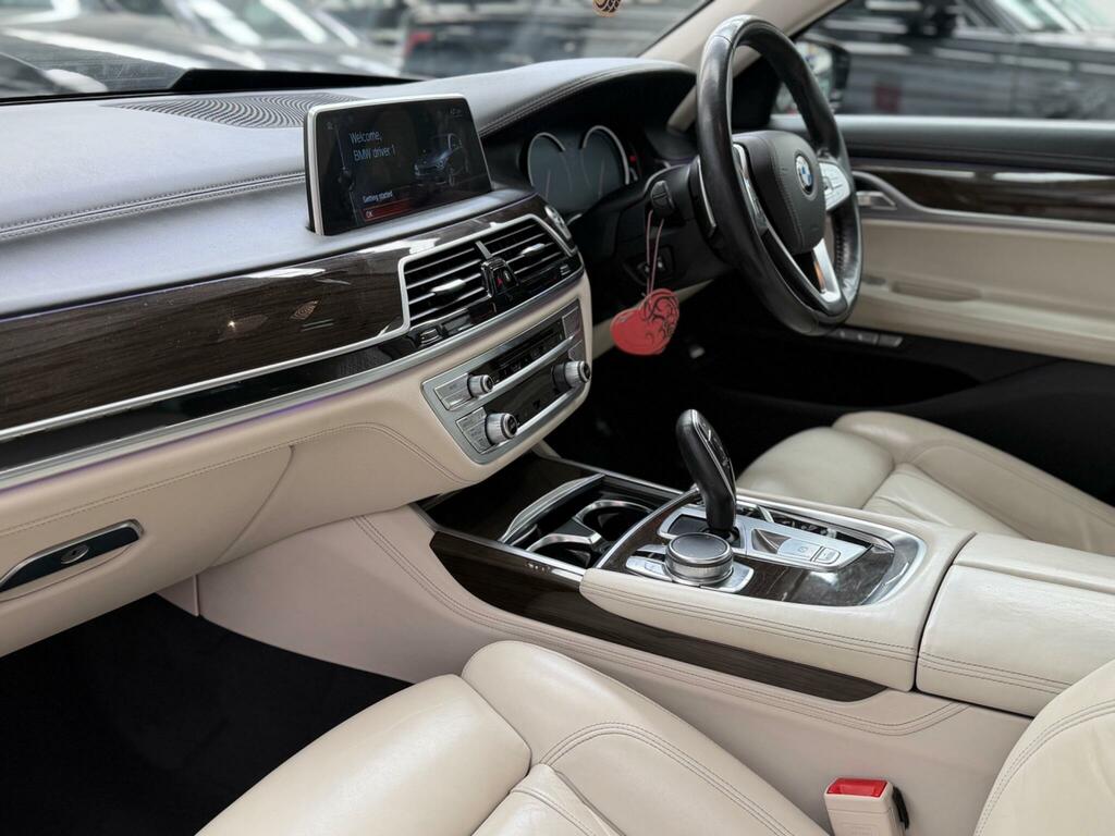 BMW 7 Series 3.0 730Ld M Sport White #24