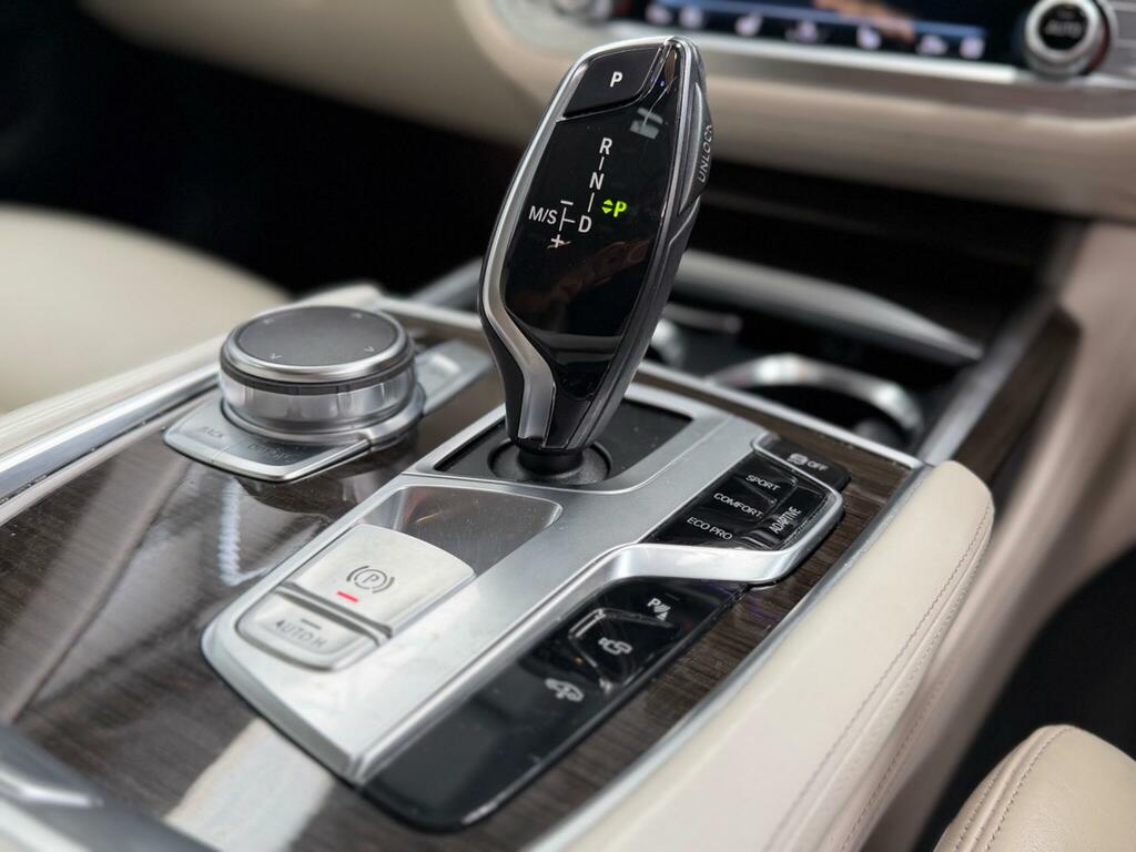 BMW 7 Series 3.0 730Ld M Sport White #20