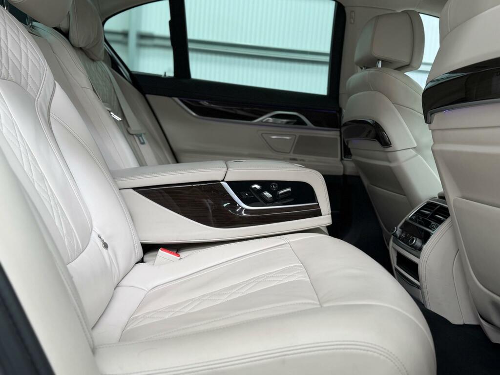 BMW 7 Series 3.0 730Ld M Sport White #28