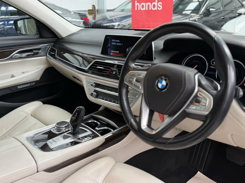 BMW 7 Series 3.0 730Ld M Sport White #25