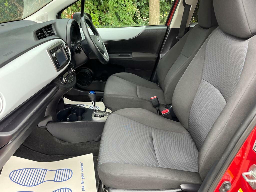 Toyota Yaris 1.5 Vvt-h Icon Plus Cvt Euro 5 PN14EHC Red #3